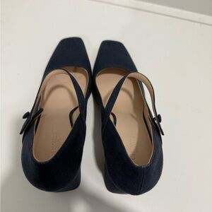 Le Monde Beryl Velvet heels Size 9